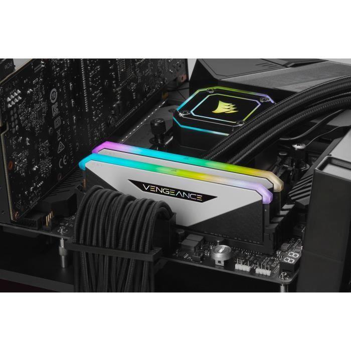 CORSAIR Mémoire Vengeance RGB RT 3600MHz 16GB (2x8GB) DIMM DDR4 LED for AMD Ryzen (CMN16GX4M2Z3600C18W) CORSAIR