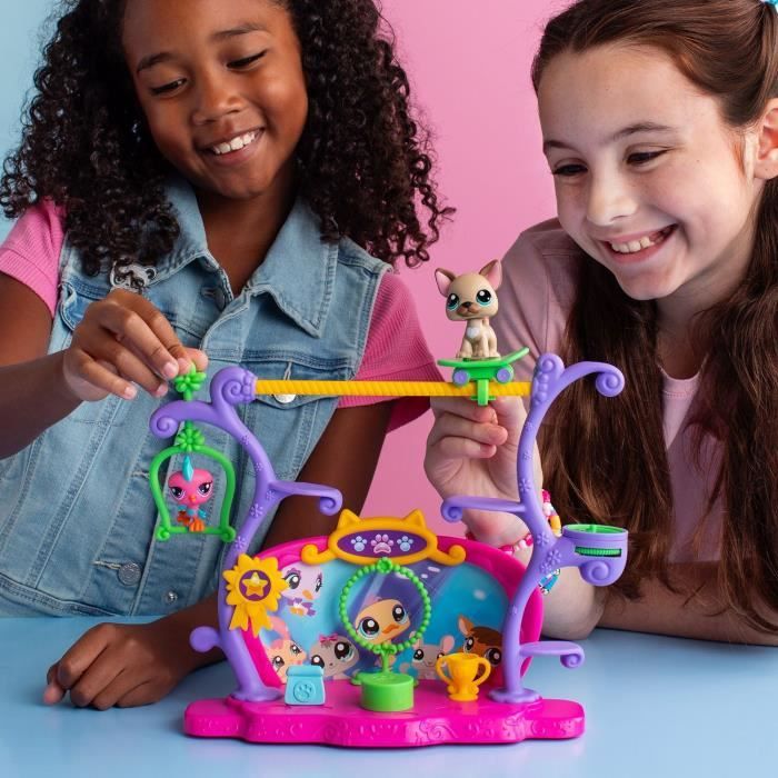 BANDAI - Littlest Pet Shop - Coffret Pets Got Talent - Ensemble de jeu avec 2 animaux décor et accessoires - BF00558