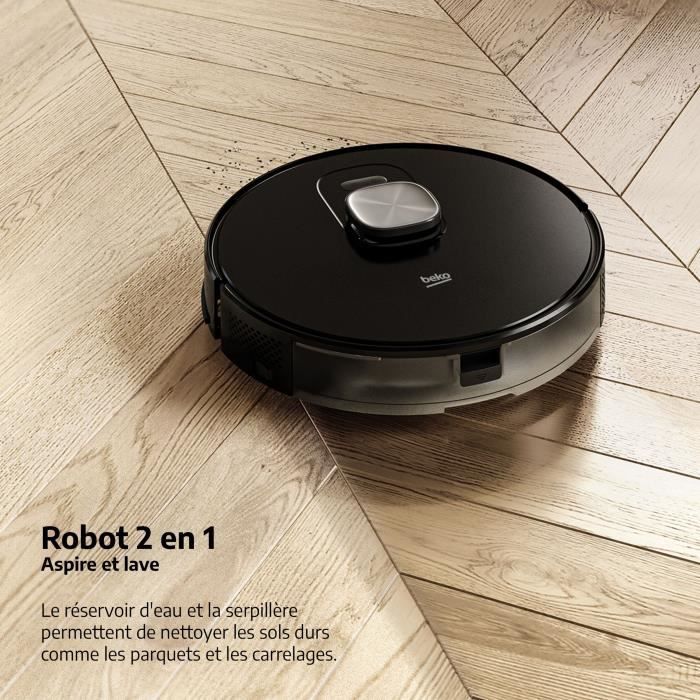 Aspirateur robot Beko VRR94314VB noir sur un sol en bois, offrant une performance optimale