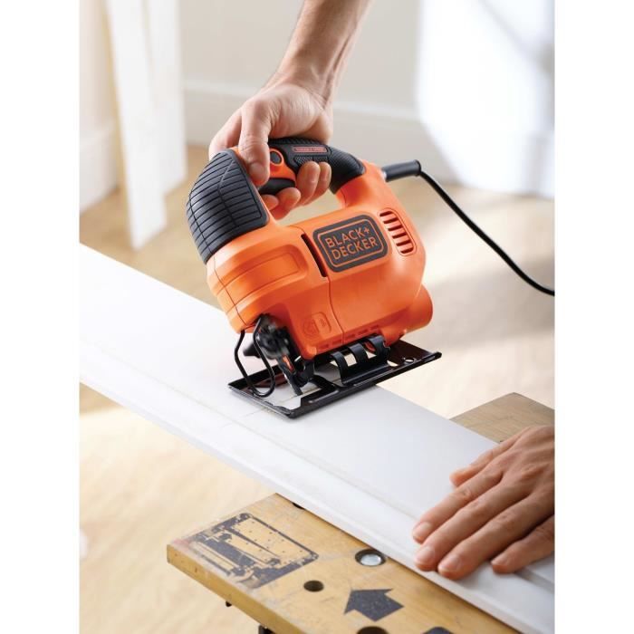 BLACK + DECKER Scie Sauteuse Pendulaire Filaire 520W KS701E-QS Vitesse Variable a la Gâchette