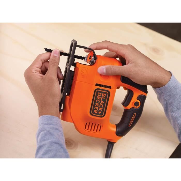 BLACK + DECKER Scie Sauteuse Pendulaire Filaire 520W KS701E-QS Vitesse Variable a la Gâchette