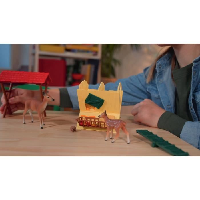 Cabane des animaux de la foret Coffre schleich 42658 Farm World pour enfants des 3 ans