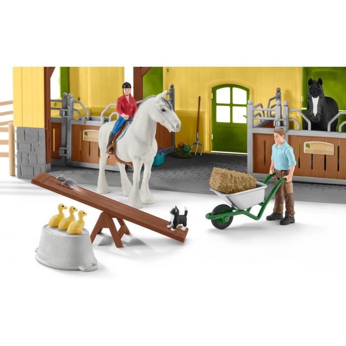 Écurie avec boxes et animaux coffret de 82 pieces avec chevaux petits animaux de la ferme outils et figurines