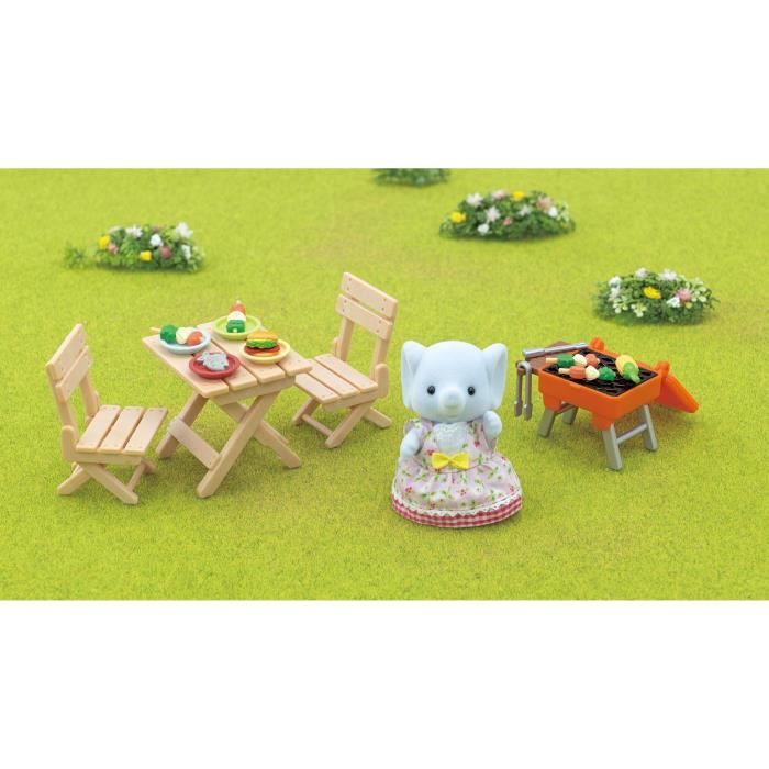 Figurine miniature - SYLVANIAN FAMILIES - La fille éléphant et son set de pique-nique