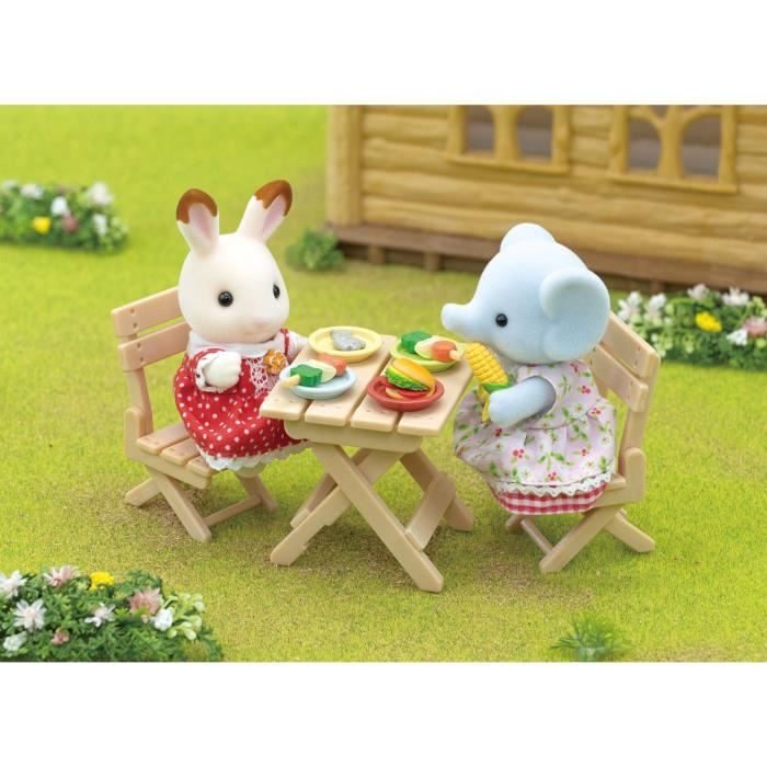 Figurine miniature - SYLVANIAN FAMILIES - La fille éléphant et son set de pique-nique