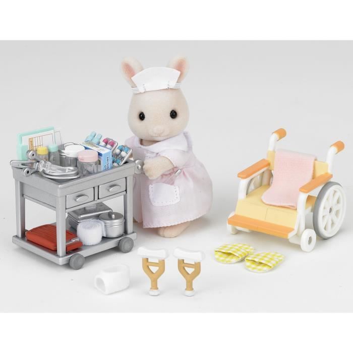 Figurines miniatures - SYLVANIAN FAMILIES - L’infirmiere et accessoires pour soigner et nourrir les patients