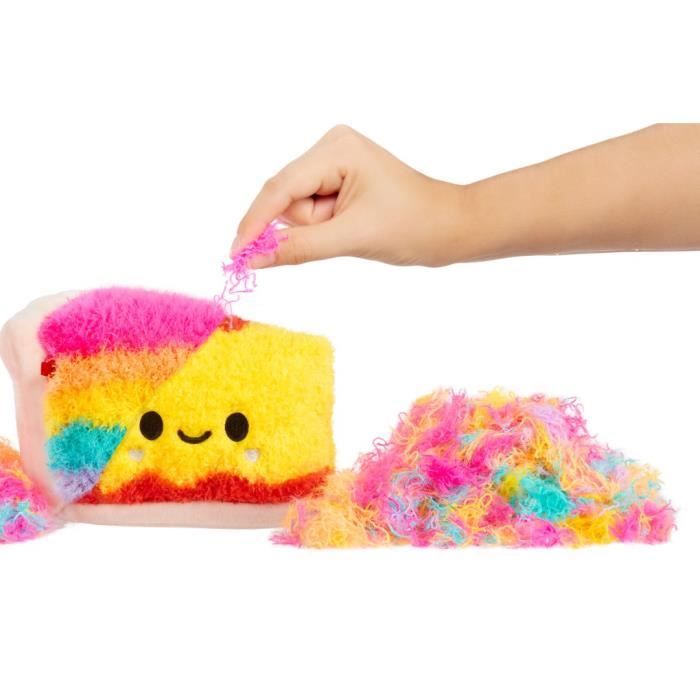 Fluffie Stuffiez - Peluche ASMR a personnaliser - GÂTEAU - Rembourrage a retirer et découvrir un autre personnage