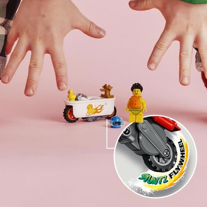 LEGO City Stuntz La Moto de Cascade Baignoire - Jouet avec Minifigurines de Cascadeurs