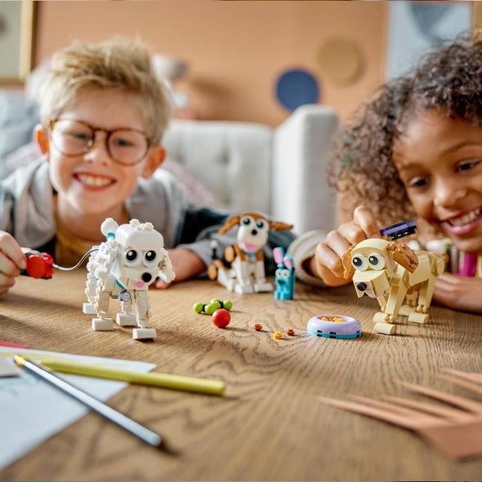 LEGO Creator 3-en-1 31137 Adorables Chiens Figurines de Teckel Carlin Caniche Enfants Des 7 Ans