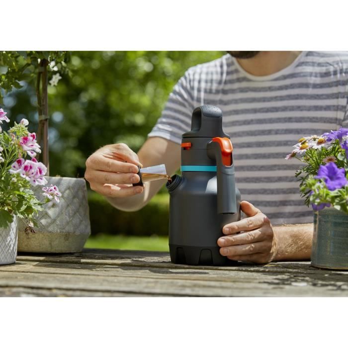 Pulvérisateur a pression GARDENA - Capacité 1.25L - Utilisation 360° - Indicateur de niveau intégré GARDENA