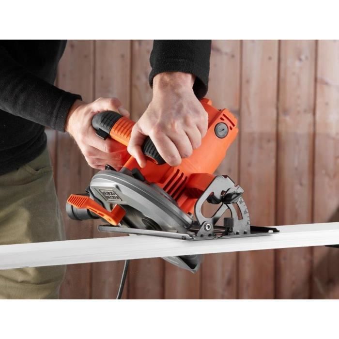 Scie circulaire filaire BLACK + DECKER CS1550-QS - Profondeur de coupe 66 mm