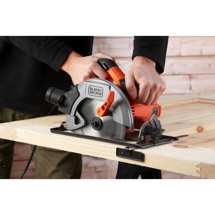 Scie circulaire filaire BLACK + DECKER CS1550-QS - Profondeur de coupe 66 mm