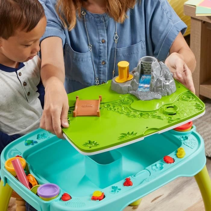 Table de création Play-Doh réversible pour enfants avec 15 accessoires et 6 pots de pâte a modeler Play-Doh Starters