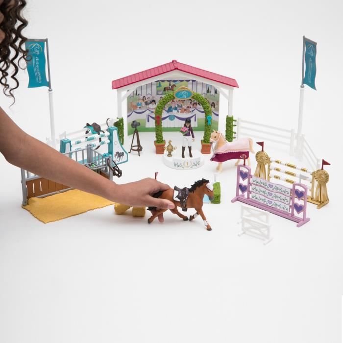 Tournoi équestre entre amis coffret schleich avec 86 éléments inclus dont 1 cheval schleich et 2 personnages coffret