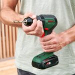 Trapano avvitatore Bosch UniversalImpact 18V60 (+2 batterie da 2,0Ah) + caricabatterie AL 18V-20 - immagine 3