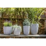 Vaso da fiori a sfera - CAPI EUROPE - GROOVE NL - 43 x 41 cm - Avorio - immagine 2