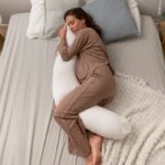 doomoo Buddy Cuscino per maternità e allattamento - Comfort ottimale per mamma e bambino, Puntini Argento - immagine 3