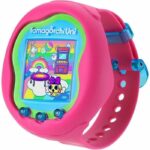 Bandai  Tamagotchi Uni  Tamagotchi connesso con braccialetto orologio  Animale domestico virtuale  Modello rosa  43351