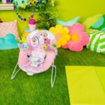 BRIGHT STARTS Sdraietta Pink Paradise, Vibrazioni rilassanti, Giochi interattivi, Dalla nascita - immagine 3