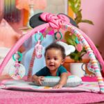 Tappeto gioco Disney Baby MINNIE MOUSE - BRIGHT STARTS - Forever Besties - Con musica e luci - Rosa - Neonati e altro - immagine 2