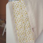 Coperta reversibile per neonati in stile safari Beige 75x100 cm - immagine 2