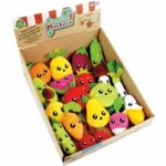 Set di 18 buste a sorpresa - JEMINI - Surprise Market - Peluche di frutta o verdura +/- 10 cm, adesivi e biglietti promemoria - immagine 6