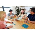 Mattel Games - Classico Scrabble 2 in 1 con tabellone reversibile - Gioco da tavolo - Da 8 anni in su - immagine 6