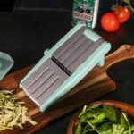 Mandolino 3 in 1 - LIVOO - MEN429 - Acciaio inossidabile - Da 3 a 9 mm - Manico rimovibile - Spingitore con punte - Piedini antiscivolo - immagine 2