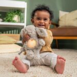 Luz de noche para bebé INGENUITY, conejito de peluche, Sylvie de peluche, responde al llanto del bebé, musical, luminosa, con ruido blanco y clip para chupete - immagine 2