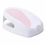 INGENUITY Asiento de baño antideslizante para niñas de 0 a 6 meses o 9 kg, asiento perforado para dejar fluir el agua, Rosa