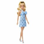 Barbie - Muñeca Barbie Fashionistas con vestido azul bebé sin espalda y lazo - Barbie - HYT93