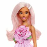 Barbie - Muñeca Barbie Fashionistas con vestido rosa sin tirantes y accesorios - Barbie - HYT94 - immagine 4