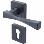 YALE - YPP7-V-PE Tirador puerta cuadrado de 7 negro YALE - modelo Verona - paso cilindro euro