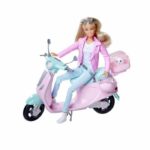 Steffi Love sul suo scooter