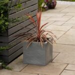 Vaso da fiori - STRATA - L - Quadrato - Riven - Ø 38,5 cm x 46,5 cm H - Colore cenere - immagine 2