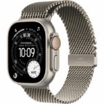 Apple Watch Ultra 3 GPS + Cellular - 49 mm - Cassa in titanio naturale - Cinturino in maglia milanese in titanio naturale - Piccolo
