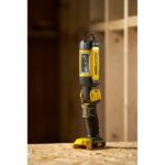 Torcia elettrica - 18V - STANLEY FATMAX - SFMCL050B-XJ - 3 LED - 700 lumen - Testa girevole - Batteria non inclusa - immagine 2