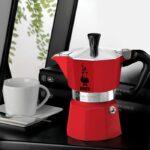 Caffettiera italiana - BIALETTI - La Mokina - Adatta a tutti i piani cottura tranne induzione - 1 tazza - 40 ml - Rossa - immagine 2