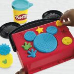 Play-Doh Disney Junior My Garage con Topolino, set di pasta da modellare, attività creative, giocattoli per la scuola materna, dai 2 anni in su - immagine 4