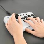 Gamepad - PC, PS4 e PS5 - Fighting Stick Mini - PlayStation - Cablato - Bianco - Hori - immagine 5