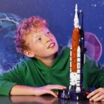 LEGO Technic 42221 NASA Artemis SLS Rocket - Giocattolo STEM interattivo per bambini dai 9 anni in su - Idea regalo - immagine 5
