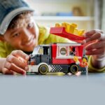 LEGO City 60488 Camion di cibo con patatine fritte - Giocattolo da costruzione per bambini dai 5 anni in su - Idea regalo - immagine 5