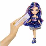 Rainbow High Be Dazzling Fashion Doll - Genevieve Blue - 28 cm - Pietre preziose scintillanti e accessori inclusi - immagine 4