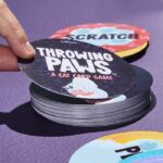 Claw-Cat, il gioco di carte del gatto intelligente, gioco per famiglie dagli 8 anni in su, da 3 a 6 giocatori, durata 15 minuti, Hasbro Gaming - immagine 6