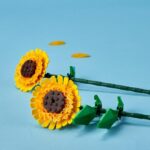 LEGO Botanicals 40524 Girasoli - Kit di costruzione con fiori artificiali - Per adulti o bambini dagli 8 anni in su - immagine 3