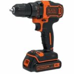Kit trapano/avvitatore a batteria Black & Decker BDCDD186K-QW da 18 V con caricabatterie e batteria da 1,5 Ah.