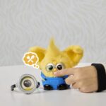 Furby Furblets Minions, mini peluche elettronico da collezione di 7,5 cm, con licenza ufficiale, età 6+ - immagine 6