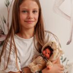 Peluche Monchhichi - Bandai - Orsetto di peluche da 20 cm - Iconica scimmietta di peluche anni '80 - Età 2+ - immagine 3