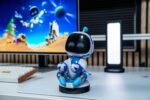 Statuetta PlayStation Astro Bot - EXQUISITE GAMING - Cable Guys - Supporto per cuffie, smartphone o piccoli accessori - 20 cm - immagine 3