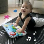 BABY EINSTEIN Ocean Explorers Neptune's Kick & Explore musical play mat, crib toy, from birth - Image 3